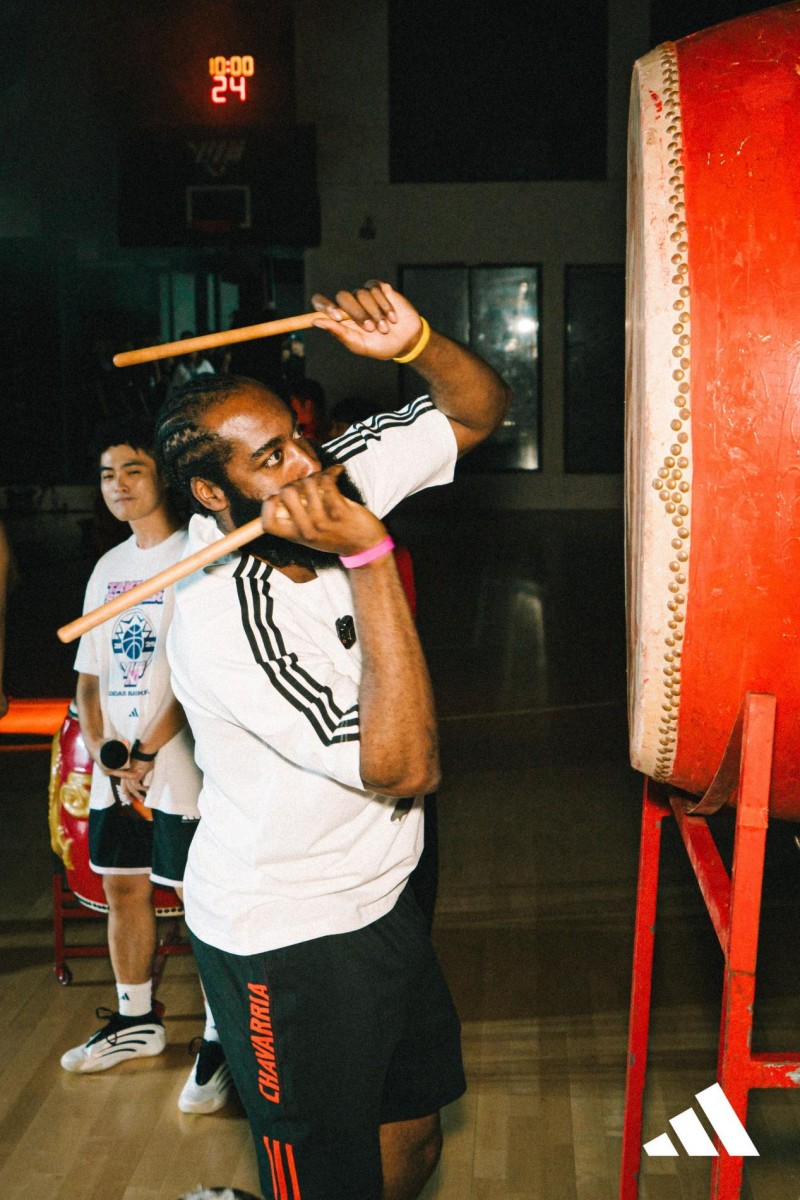 爱游戏-关于反败为胜首场状态出色，美国队观众沸腾！，哈登重返赛场再创辉煌时刻的信息