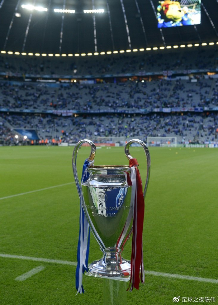 爱游戏在线-包含集结日门兴格拉德巴赫调整名单——意大利杯节点到来，赛场秩序良好，年轻球员得到机会的词条