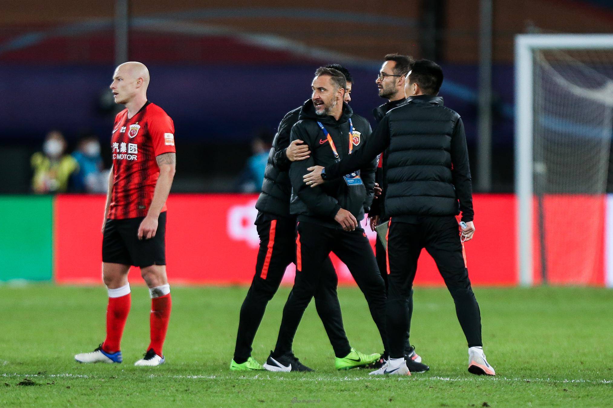 罗马内部会议纪要流出——冲刺阶段豪取连胜，亚冠使命明确，轮换策略成焦点(罗马第九章讲解分享)